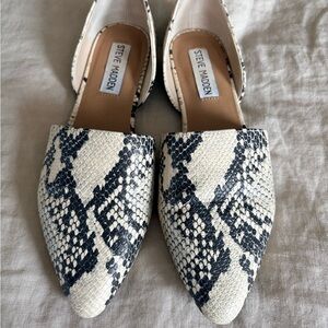 Steve Madden Cream and Black Snakeskin Loafers